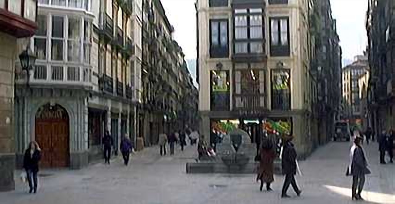 La Cruz delante de la fuente, cruce de calles