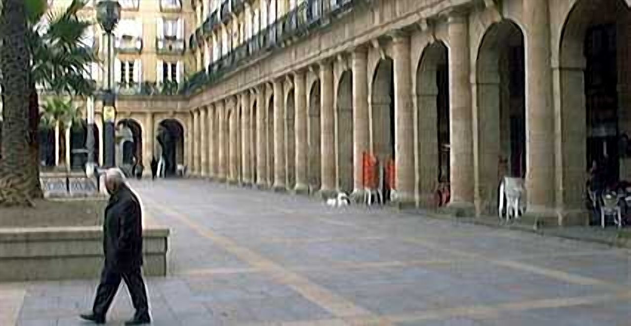 Entrada a la Pza. Nueva por Libertad
