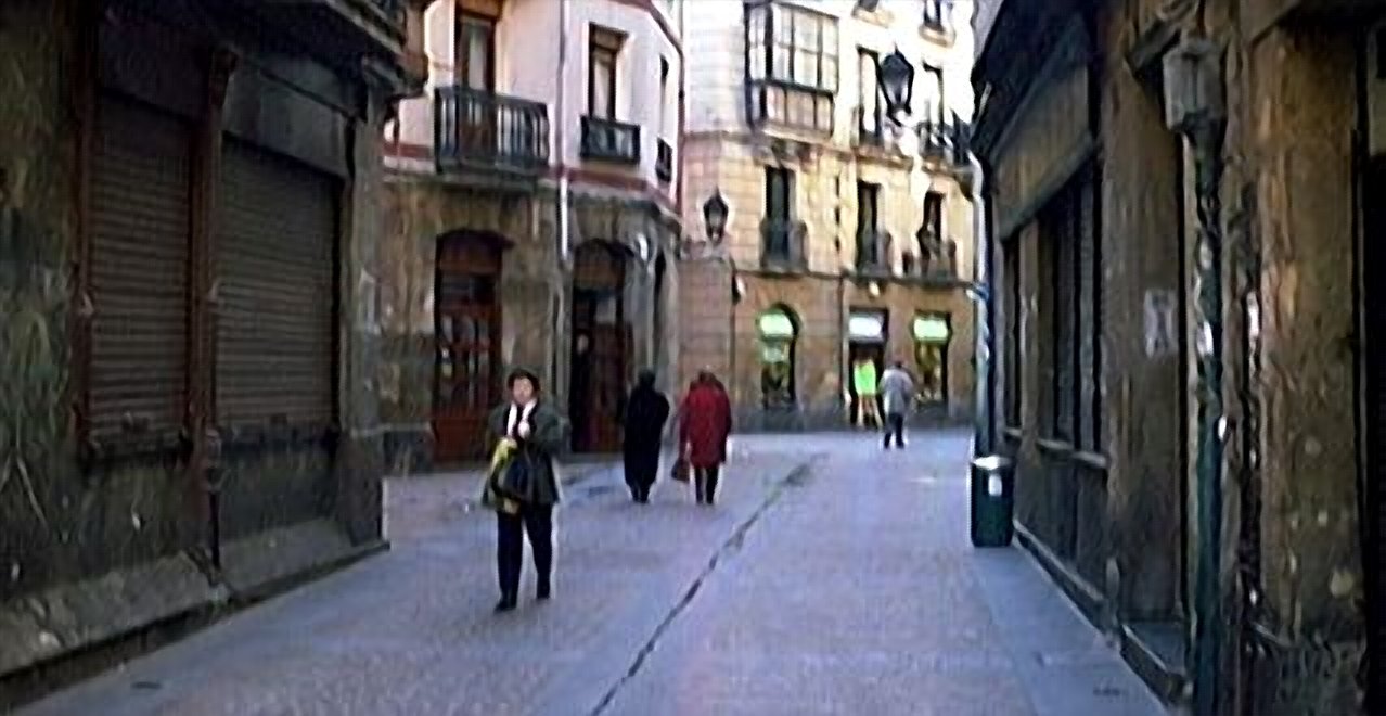 Torre al lado del chaflan de Barrencalle
