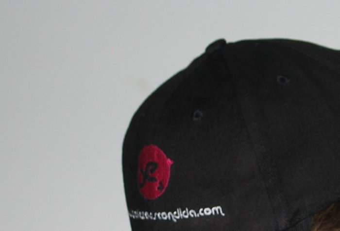 Gorra con el logotipo bordado.