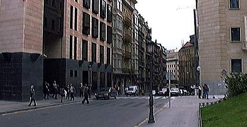 Ibañez a B.Aires delante de Sabin Etxea