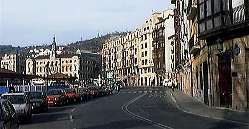 Vda. de Epalza continu. hacia Ayuntamiento
