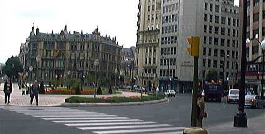 MOYUA A ENSANCHE