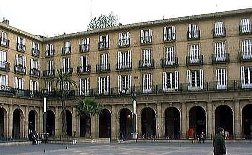 Plaza Nueva: fachada de Amsterdam Plein